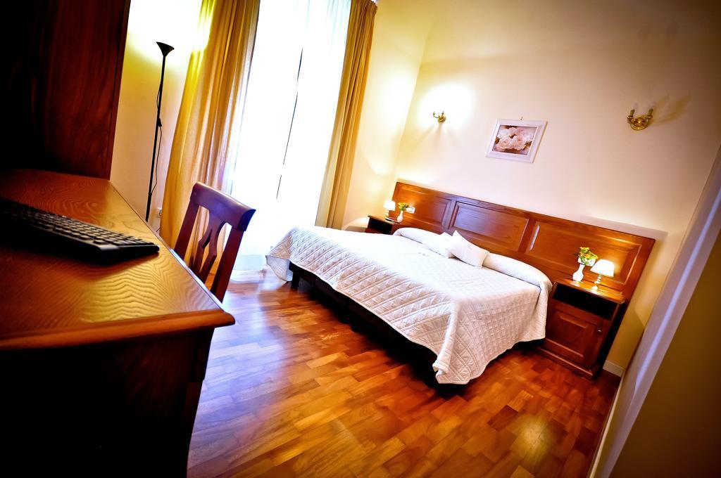 Relais Cavour Ξενοδοχείο Ρώμη Δωμάτιο φωτογραφία